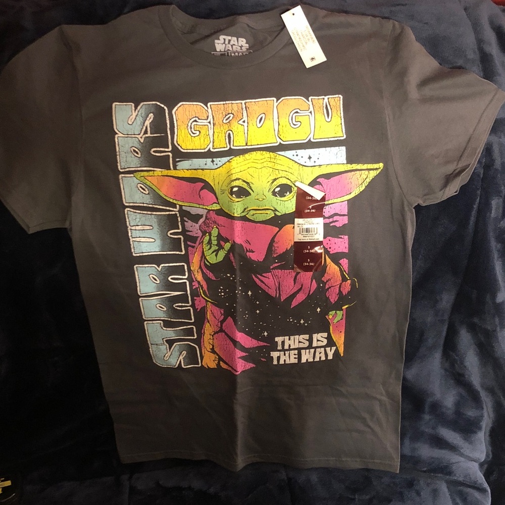 Star Wars Grogu Graphic Tee in Gray with Neon Accents Size Men’s Small